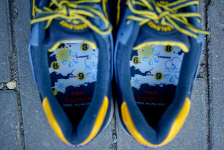 New Balance 577 &quot;rain mac&quot; pack - navy/yellow