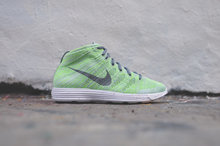 Nike-lunar-Flyknit-chukka-Electric-Green